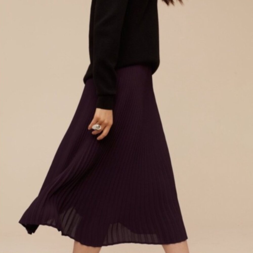 Aritzia Babaton Jude Pleated Skirt